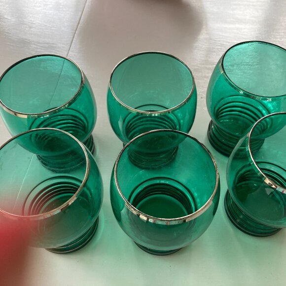 VINTAGE EMERALD GREEN GLASSES (6) ART DECO 4"H Cordial/ Juice Vintage - Picture 4 of 6